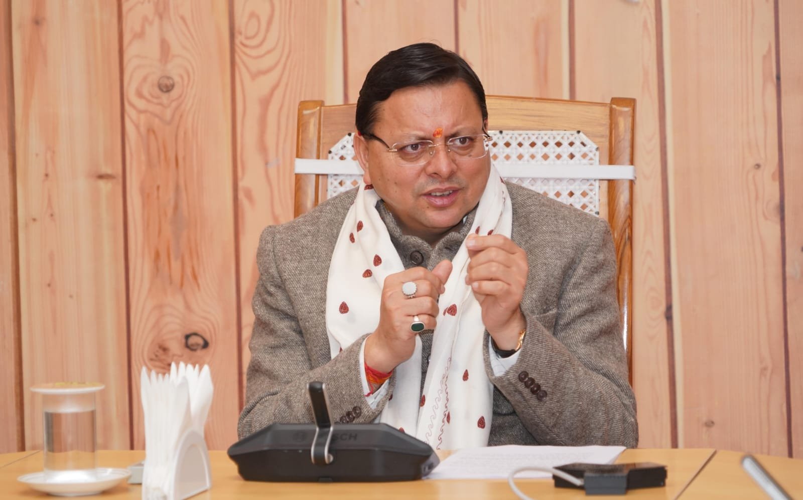 महाकुंभ प्रयागराज की घटना के संबंध में मुख्यमंत्री  पुष्कर सिंह धामी के निर्देश पर आपदा प्रबन्धन विभाग, उत्तराखण्ड द्वारा उत्तराखंड वासियों की सहायता के लिए निम्नवत हेल्पलाइन नंबर जारी किये
