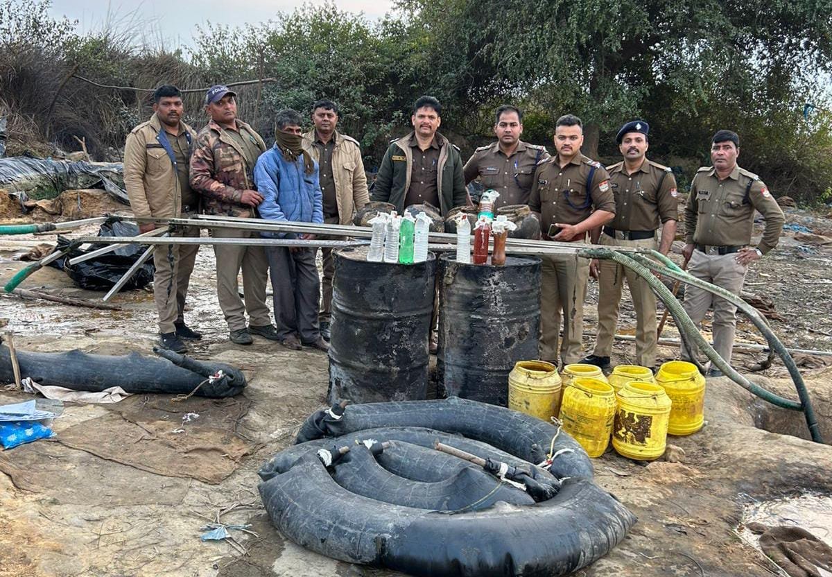 ड्रग फ्री मिशन के तहत बड़ी सफलता, रामनगर पुलिस ने 400 लीटर कच्ची शराब पकड़ी।