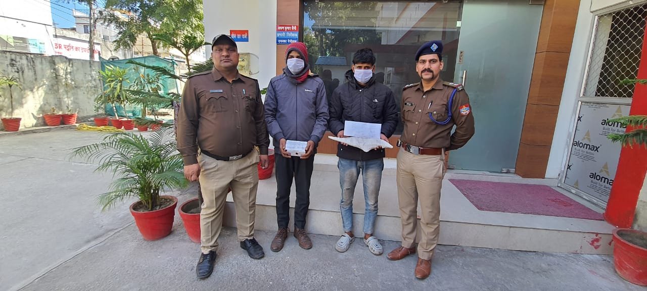 रामनगर में चोरी का खुलासा, पुलिस ने सोने-चांदी और नकद के साथ दो अभियुक्तों को पकड़ा