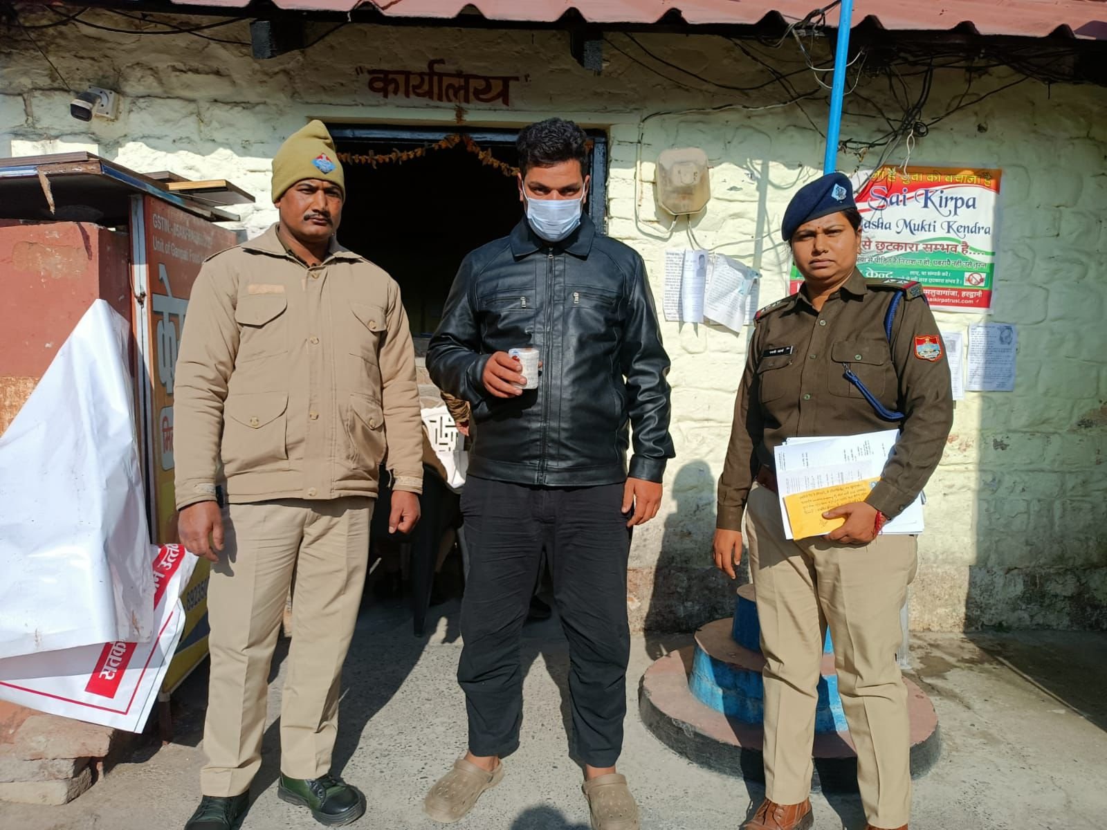 पुलिस ने एक युवक को अवैध स्मैक के साथ किया गिरफ्तार*