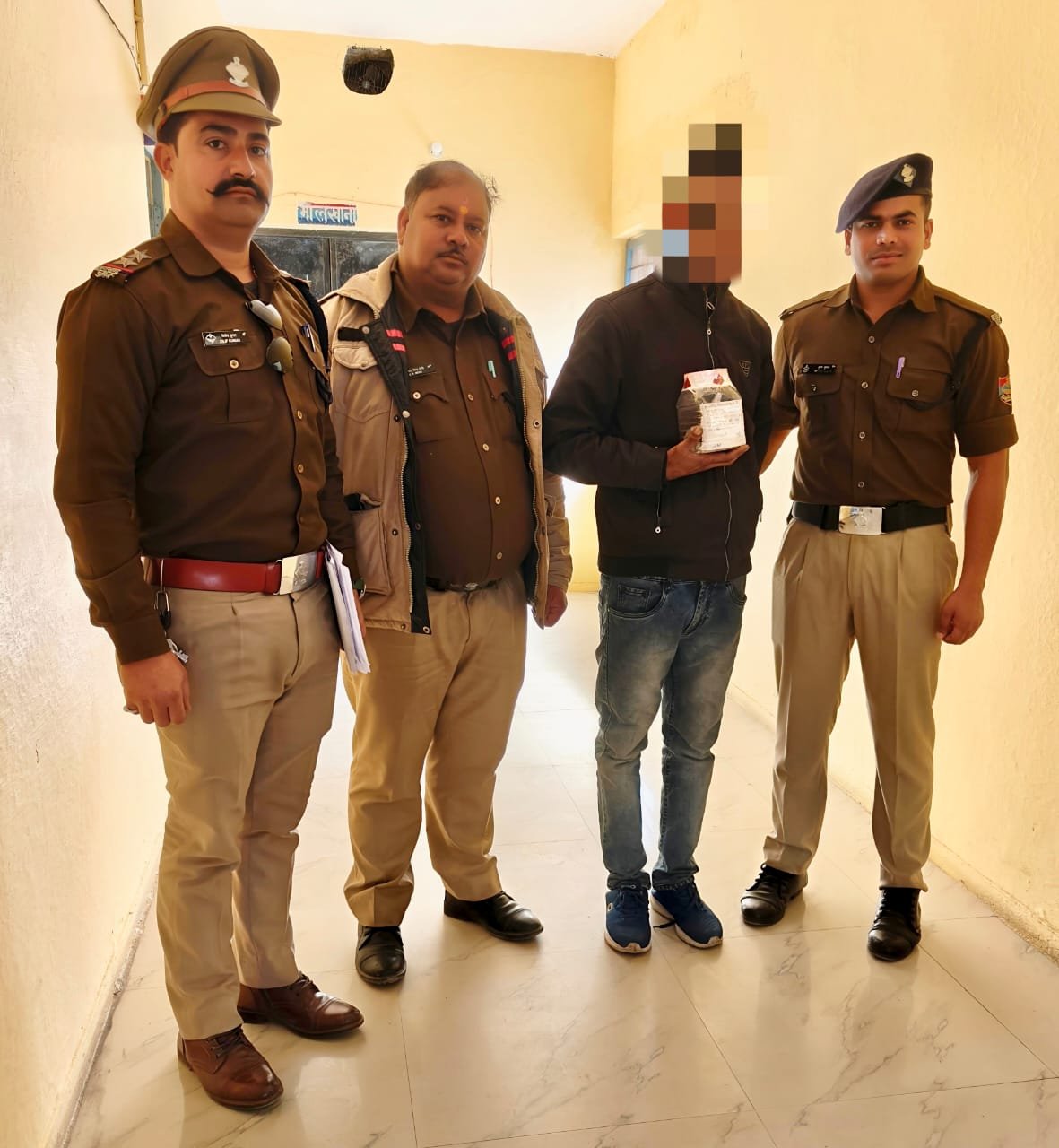 पुलिस ने मंदिर में चोरी करने वाले चोर को किया गिरफ्तार*