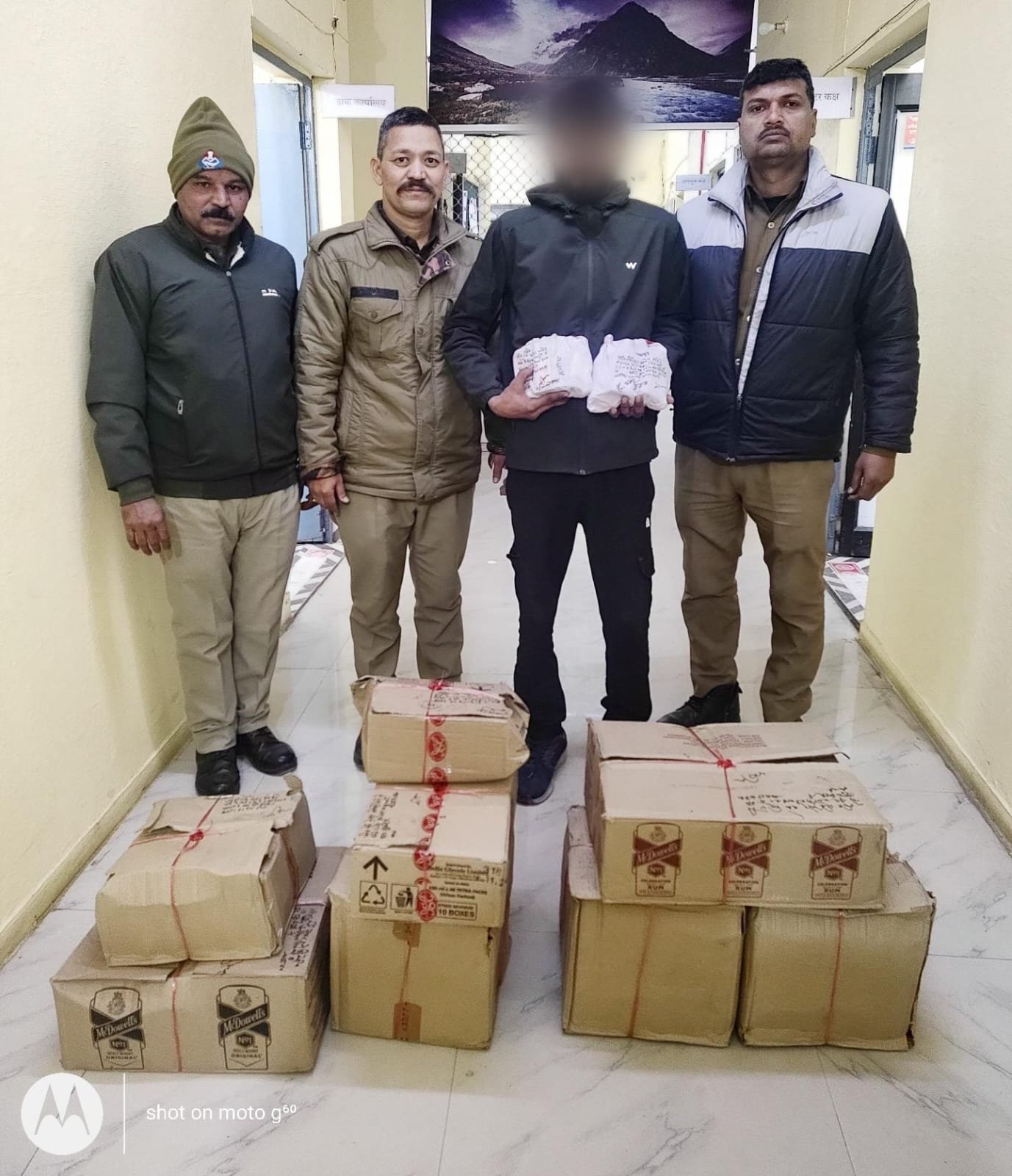 एसएसपी नैनीताल के निर्देश पर पुलिस का एक्शन, अवैध शराब के साथ दो तस्कर गिरफ्तार।