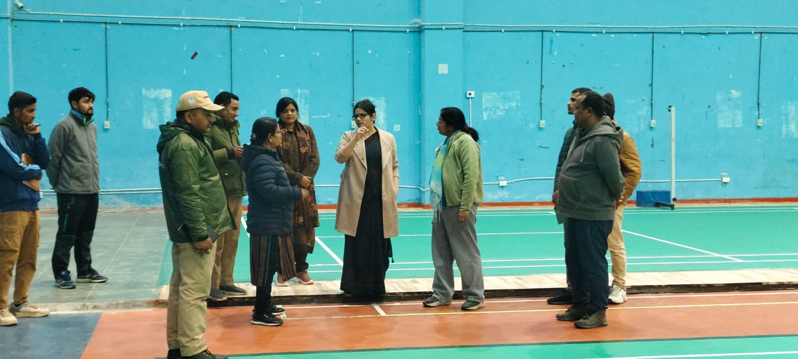 राष्ट्रीय खेलों की तैयारी: हल्द्वानी में फुटबॉल मैदान का जिलाधिकारी ने किया निरीक्षण
