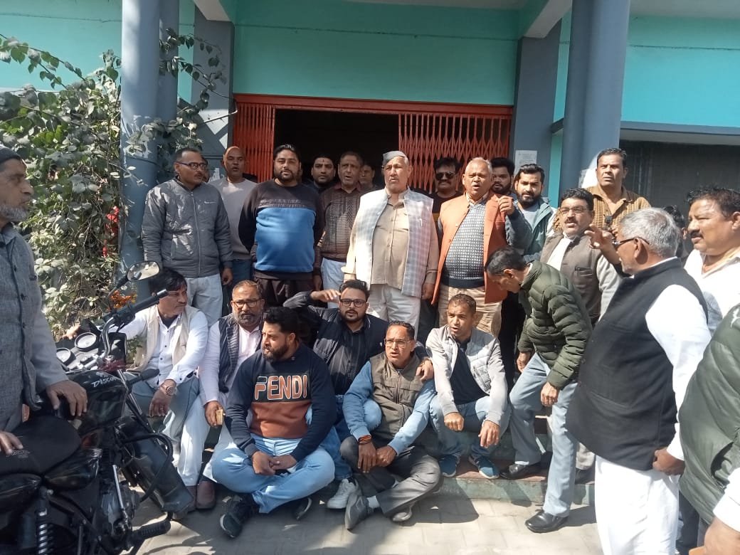 प्रीपेड बिजली मीटर के विरोध में कांग्रेस का प्रदर्शन, दी कड़ी चेतावनी