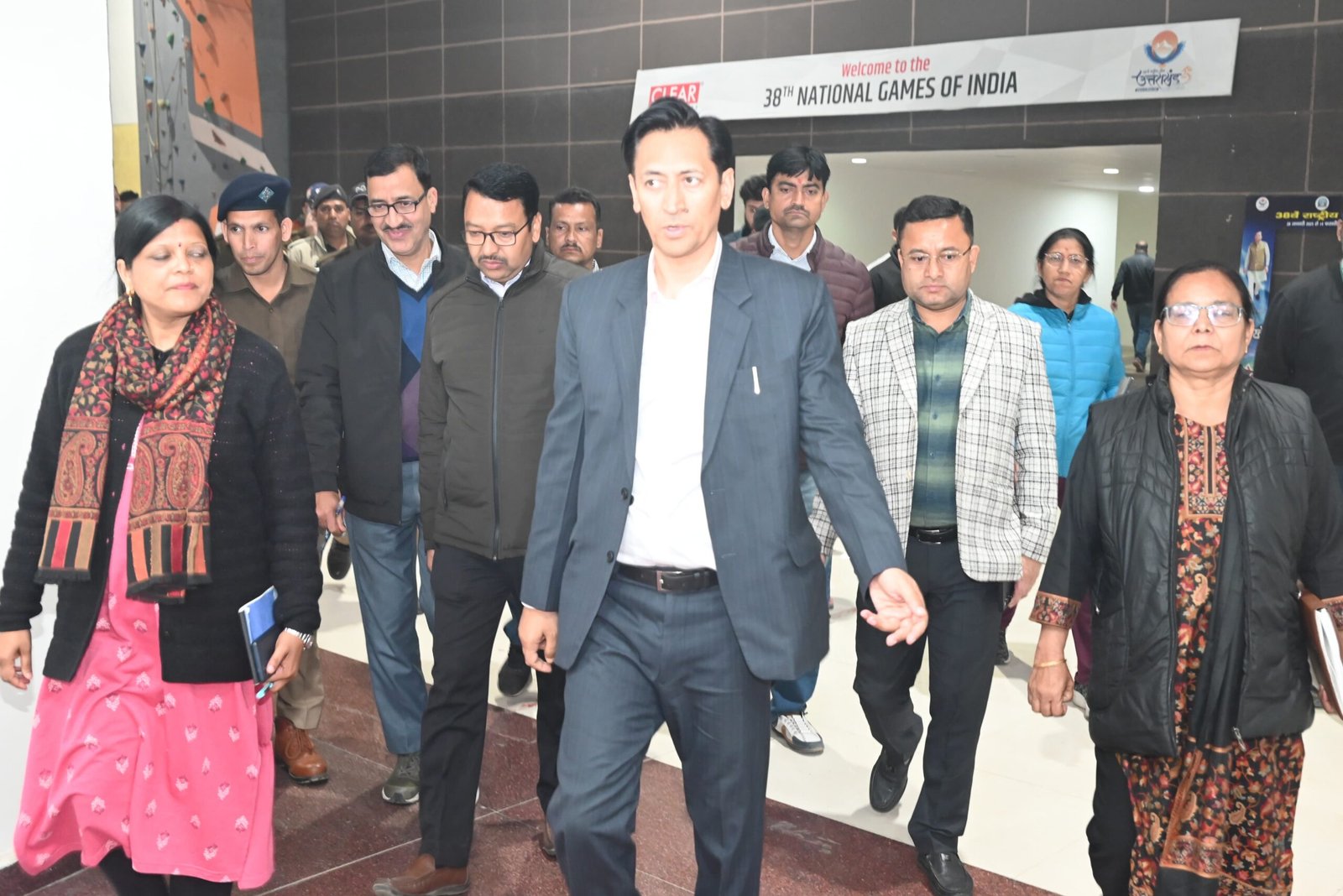 मुख्यमंत्री के निर्देश पर कुमाऊं आयुक्त ने गौलापार स्टेडियम का किया निरीक्षण