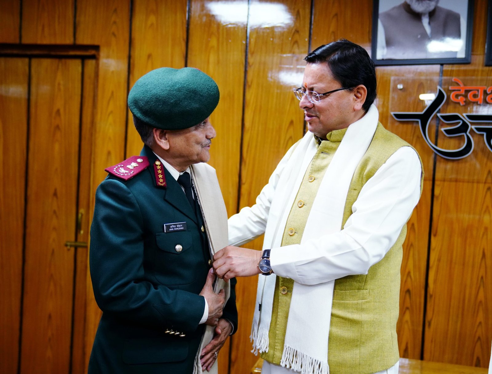 मुख्यमंत्री पुष्कर सिंह धामी और CDS जनरल अनिल चौहान के बीच महत्वपूर्ण चर्चा
