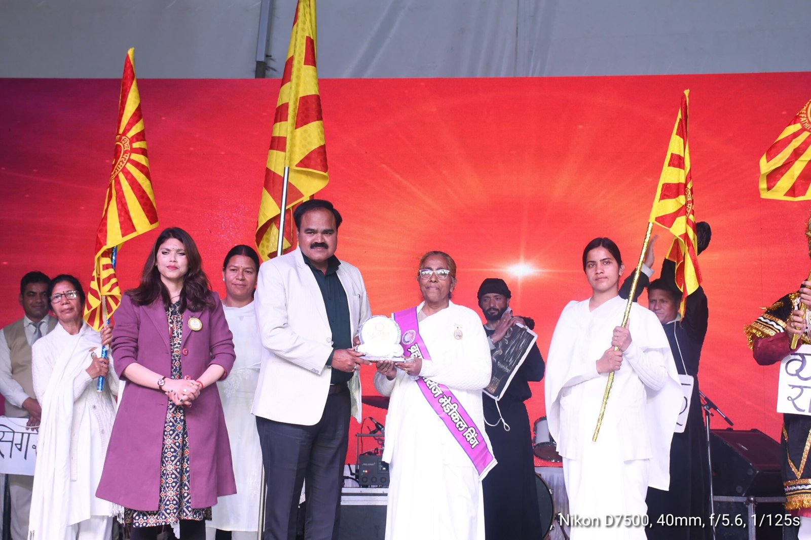 सरस आजीविका मेला 2025: सांस्कृतिक संध्या में नशा मुक्त भारत पर जागरूकता नाटक