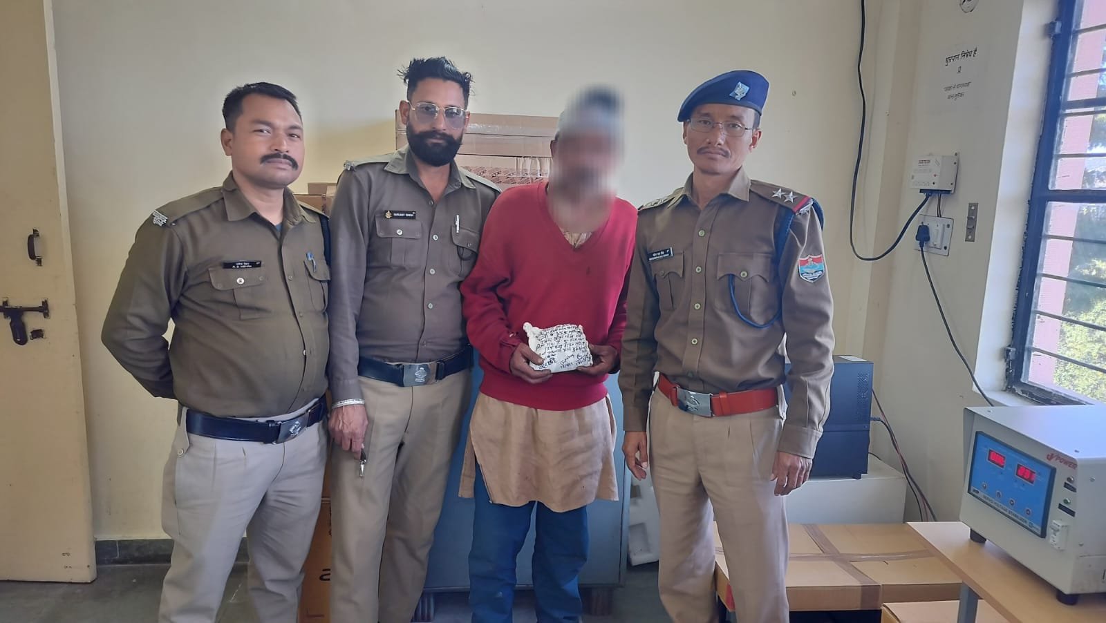 होली पर्व के दृष्टिगत नैनीताल पुलिस का सघन चैकिंग अभियान जारी, मुक्तेश्वर पुलिस ने चरस तस्कर को किया गिरफ्तार, ‘ड्रग्स फ्री देवभूमि मिशन’ के तहत बड़ी कार्रवाई।