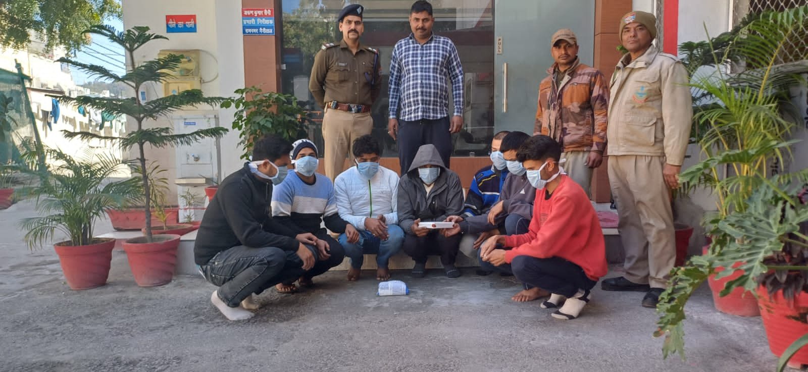 रामनगर पुलिस की बड़ी कार्रवाई: सार्वजनिक स्थान पर जुआ खेल रहे 07 आरोपी गिरफ्तार, ₹20,920 नगद बरामद।