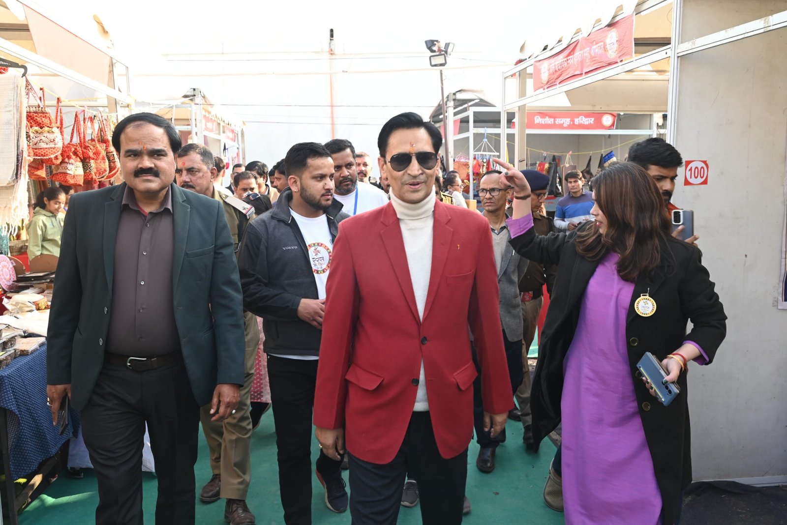 आयुक्त/सचिव  मुख्यमंत्री दीपक रावत ने सरस आजीविका मेले किया भ्रमण