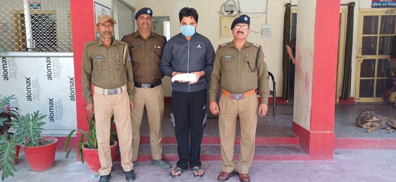 पुलिस ने अवैध तमंचे के साथ एक अभियुक्त को किया गिरफ्तार