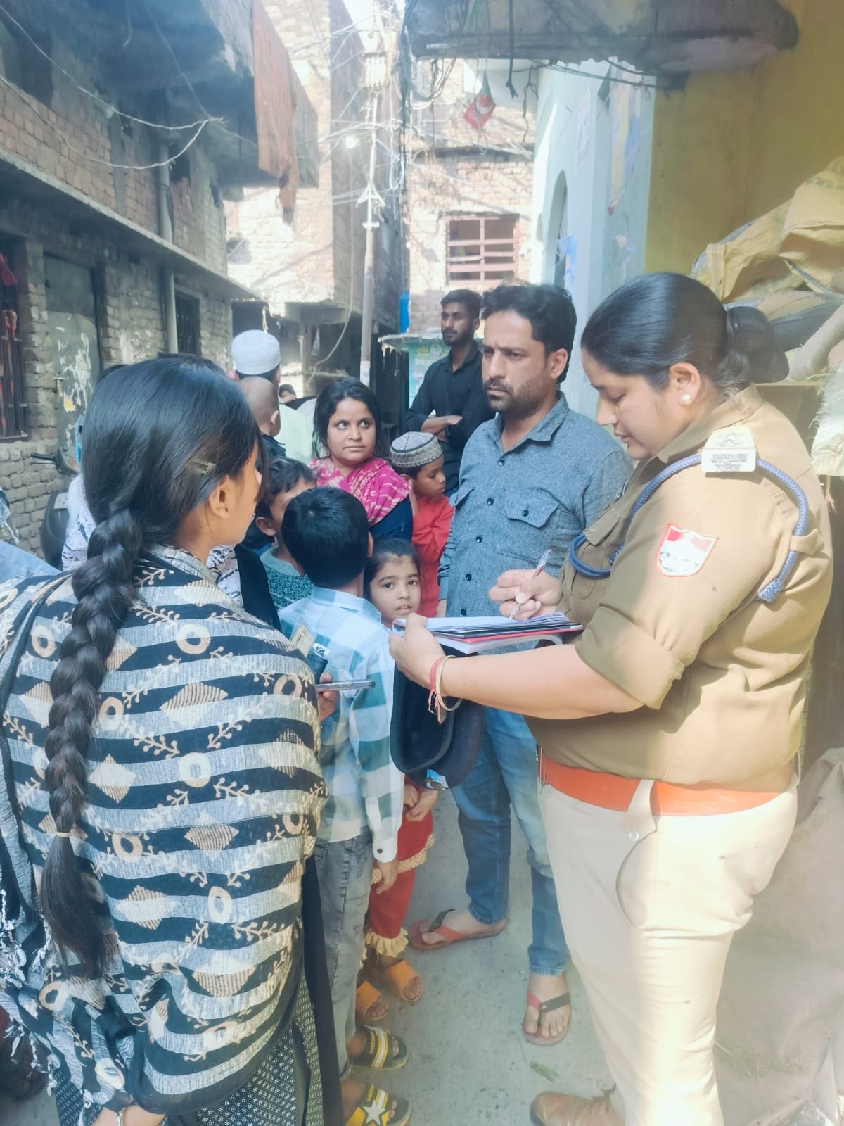 नैनीताल पुलिस द्वारा भिक्षावृत्ति में लिप्त 146 बच्चों को किया चिन्हित, बच्चों को शिक्षा की मुख्य धारा से जोड़ने के लिए कराएगी स्कूलों में दाखिला*