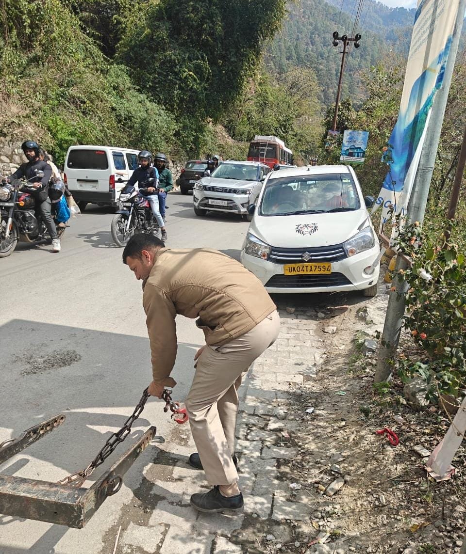 SSP NAINITAL द्वारा कैंची धाम दर्शन हेतु यात्रियों के लिए सुगम यातायात व्यवस्था*  *शटल व्यवस्था से कराया जा रहा है सुगम दर्शन*
