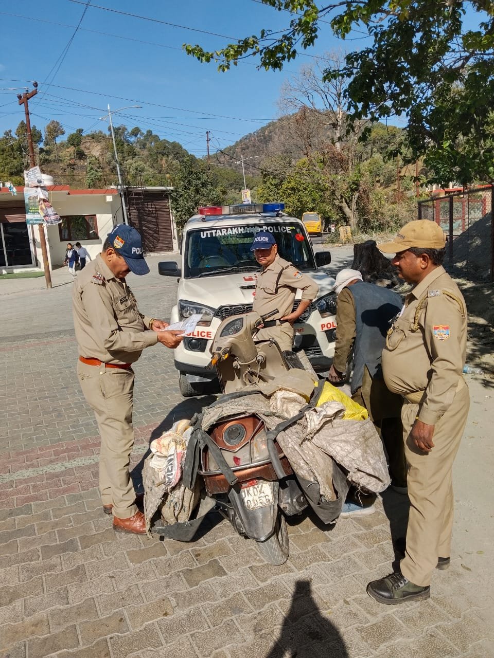 एसएसपी नैनीताल की बड़ी कार्रवाई: सत्यापन अभियान में 353 चालान, 4 लाख से अधिक जुर्माना