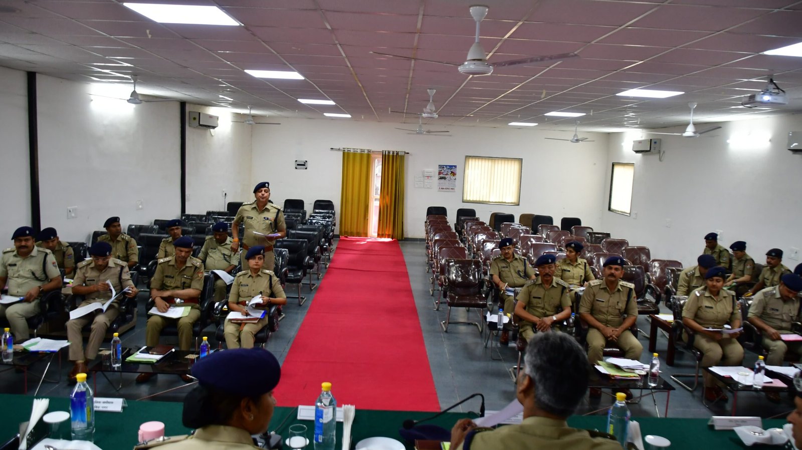 हल्द्वानी में अपराध समीक्षा बैठक: निष्पक्ष विवेचना और अपराध नियंत्रण पर जोर