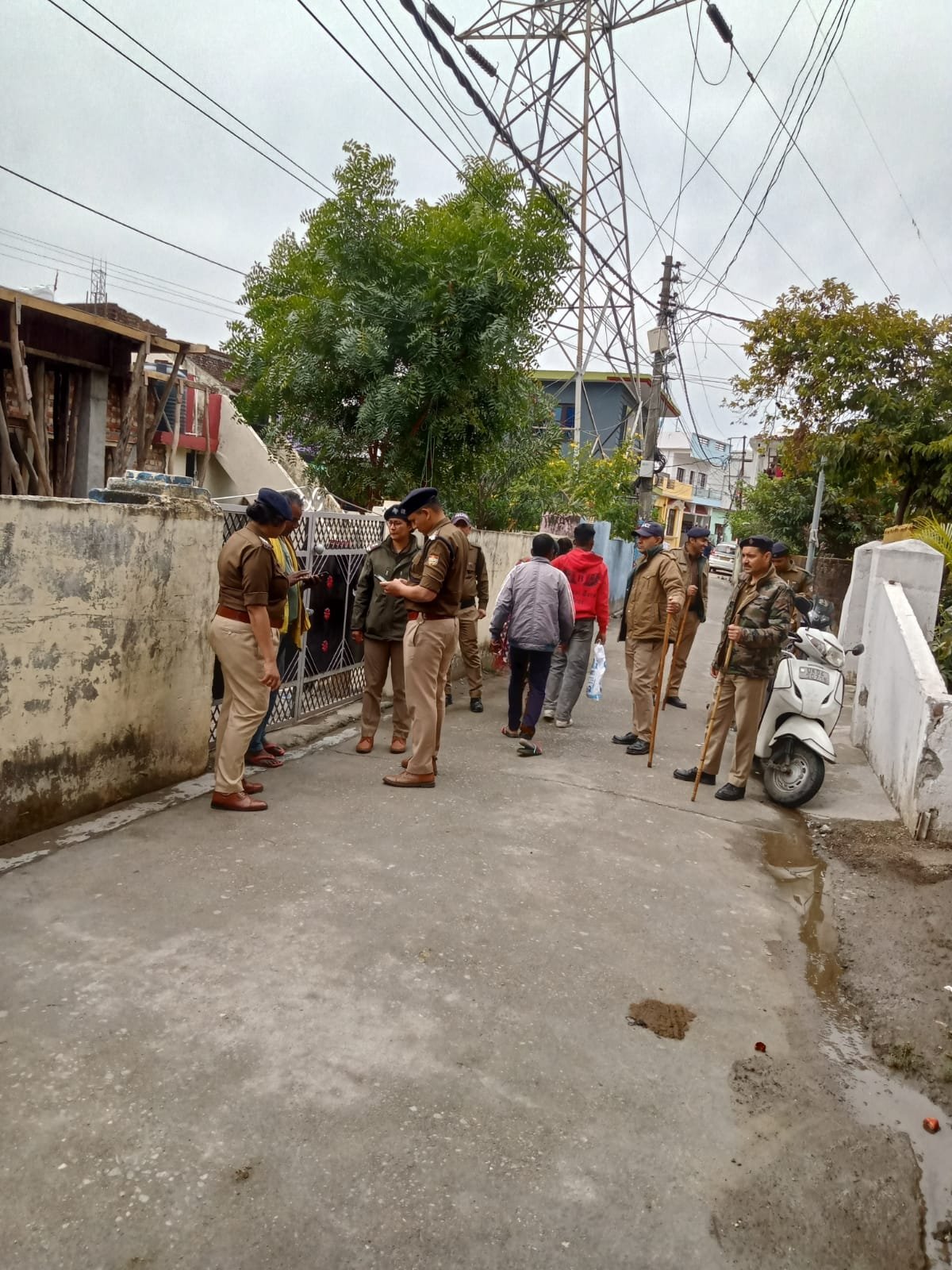SSP नैनीताल प्रहलाद मीणा के निर्देश पर सरप्राइज़ सत्यापन अभियान, 20 मकान मालिकों पर कार्रवाई