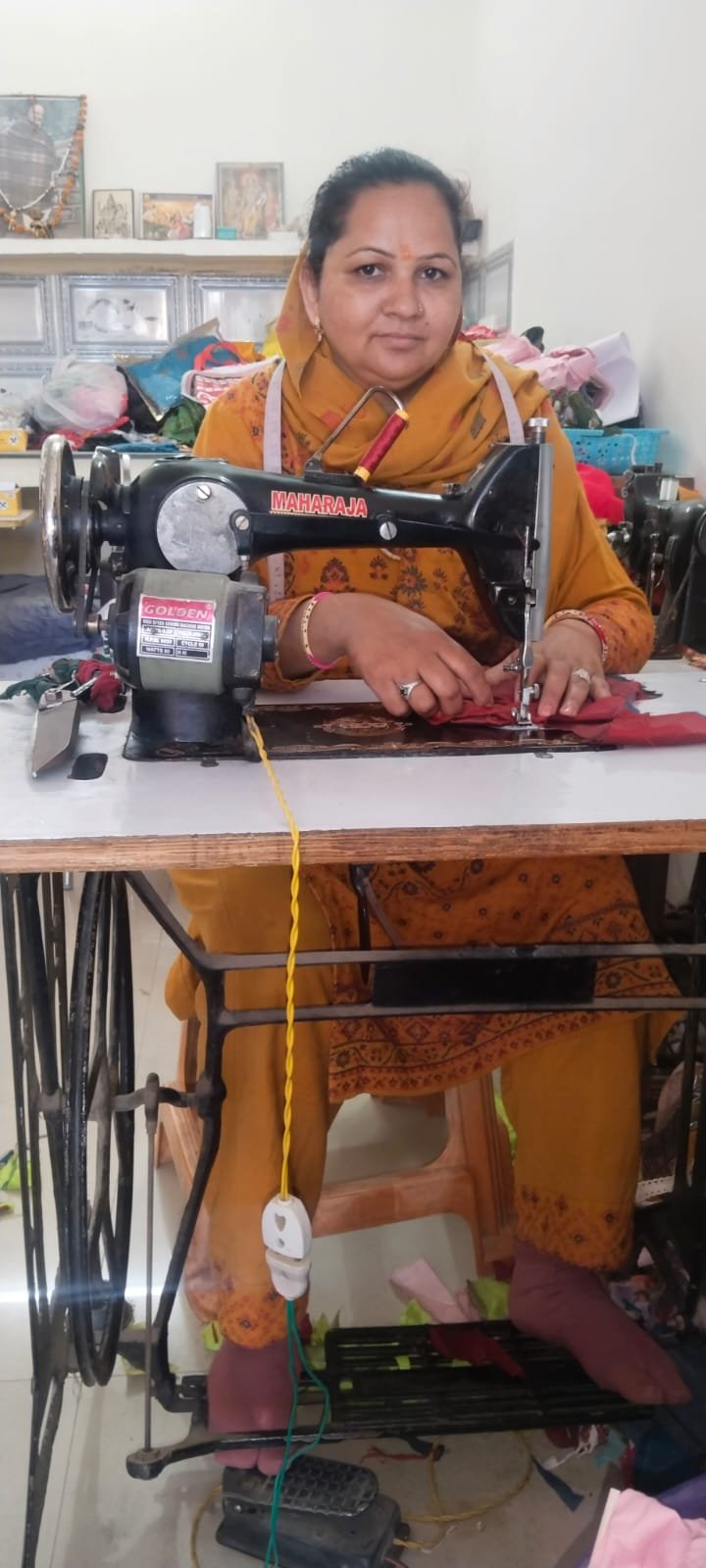 – सात लोगों को दिया प्रत्यक्ष और अप्रत्यक्ष रूप से रोजगार- सराकारी योजनाओं का लाभ उठाकर पूनम बनी आत्मनिर्भर