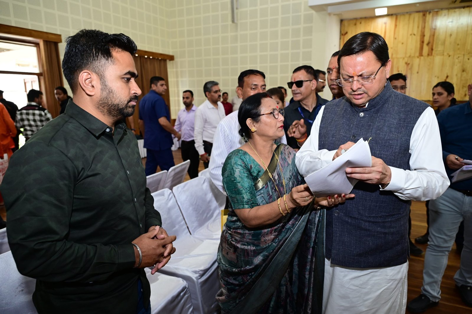 जनसुनवाई में मुख्यमंत्री धामी का एक्शन, अफसरों को दिए सख्त निर्देश