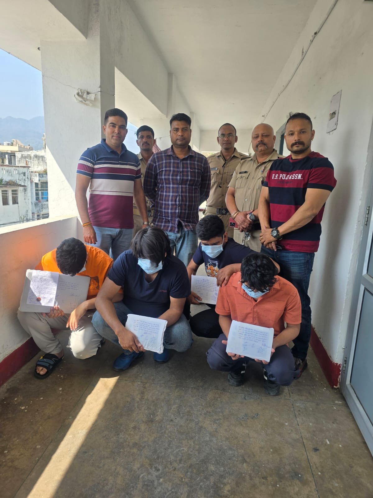 एसएसपी नैनीताल प्रहलाद मीणा का सट्टेबाजों पर कड़ा प्रहार  *हल्द्वानी पुलिस/ एस0ओ0जी0 का सट्टे के 02 अड्डे पर छापेमारी*