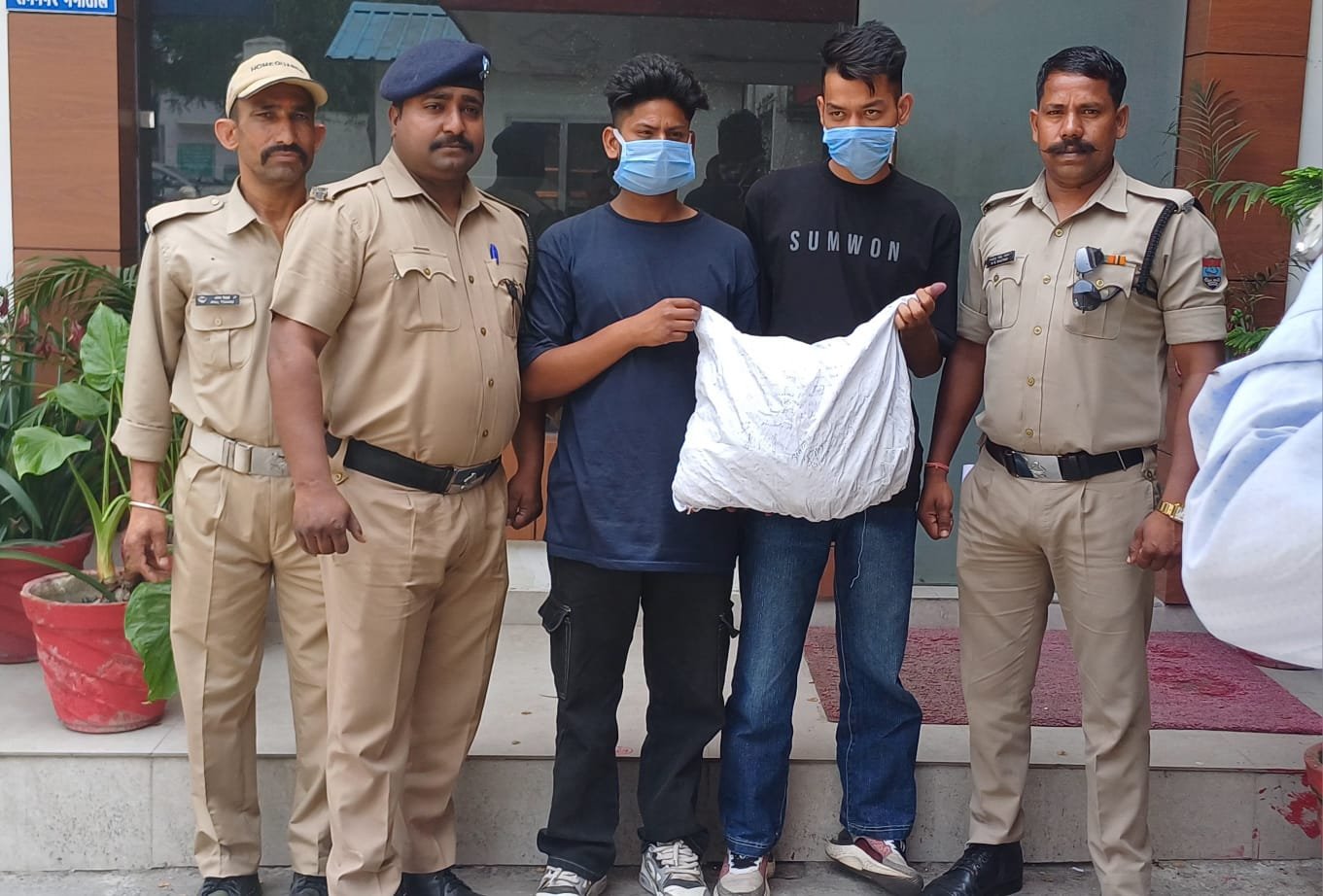 ड्रग फ्री देवभूमि अभियान के तहत रामनगर पुलिस की बड़ी कार्यवाही – 3.040 कि.ग्रा. अवैध गांजा के साथ दो अभियुक्त गिरफ्तार”