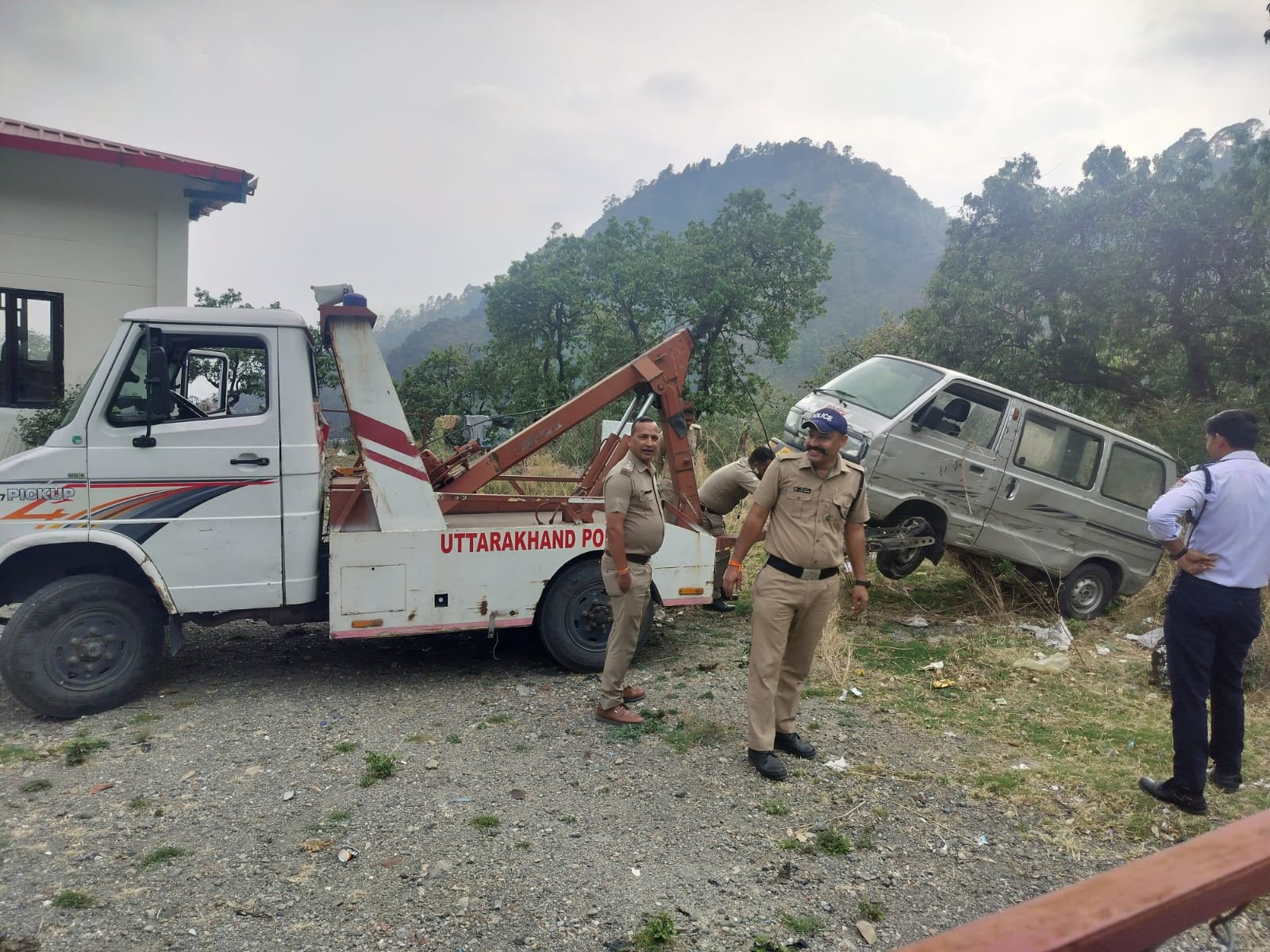 नैनीताल में ट्रैफिक सुधार को लेकर पुलिस का अभियान तेज – 90 चालान, 13 वाहन उठाए गए”
