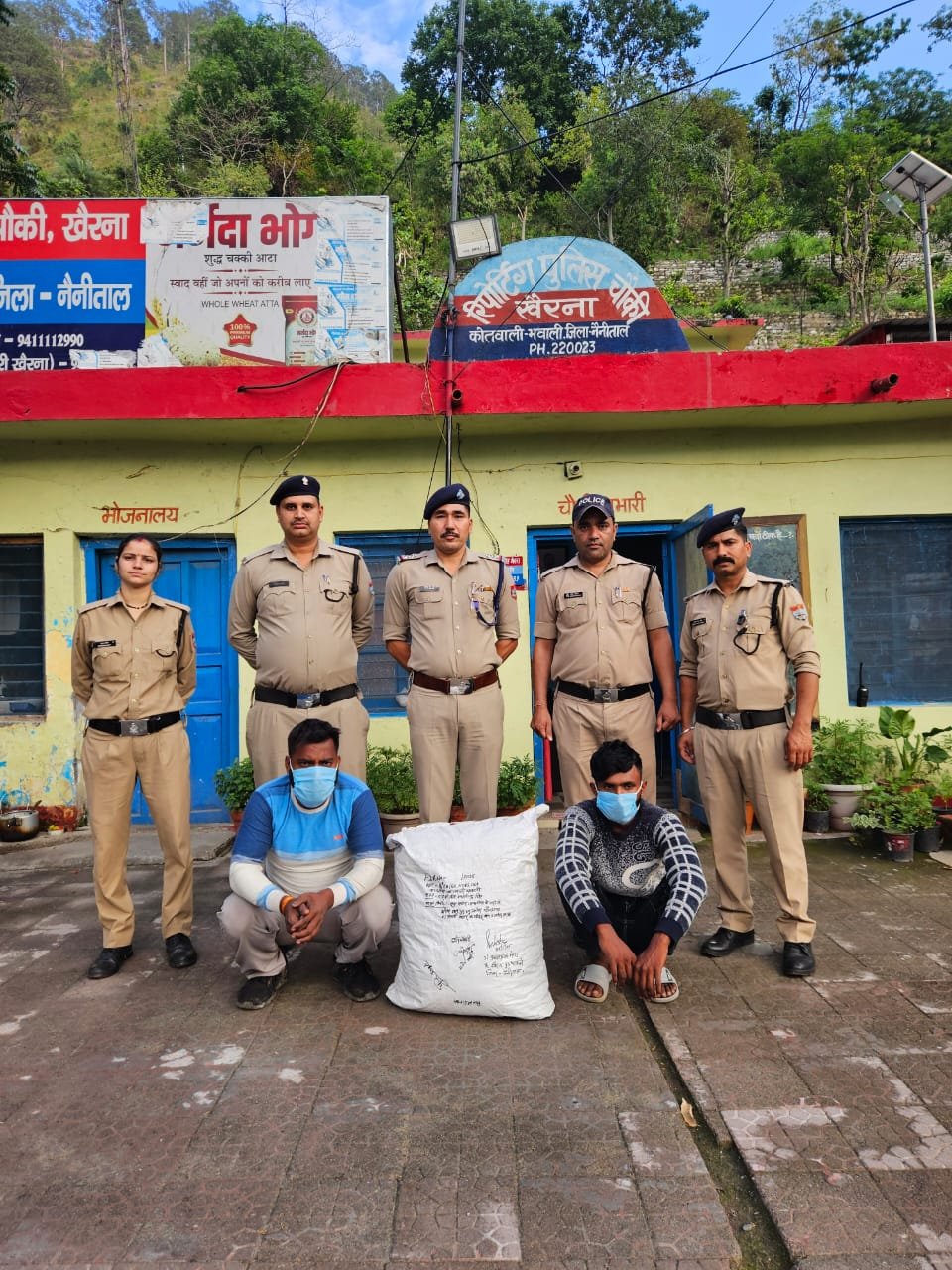 नैनीताल पुलिस की सटीक सूचना पर छापा — 10 किलो गांजा बरामद, 2 गिरफ्तार