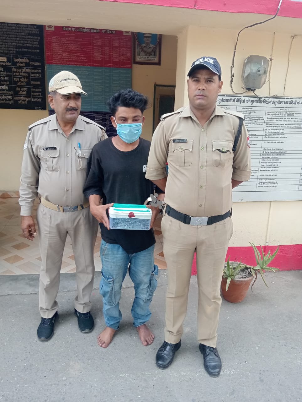 अपराधमुक्त जनपद के लिए एसएसपी के निर्देश पर चल रही लगातार कार्रवाई हिस्ट्रीशीटर तमंचे और कारतूस समेत गिरफ्तार