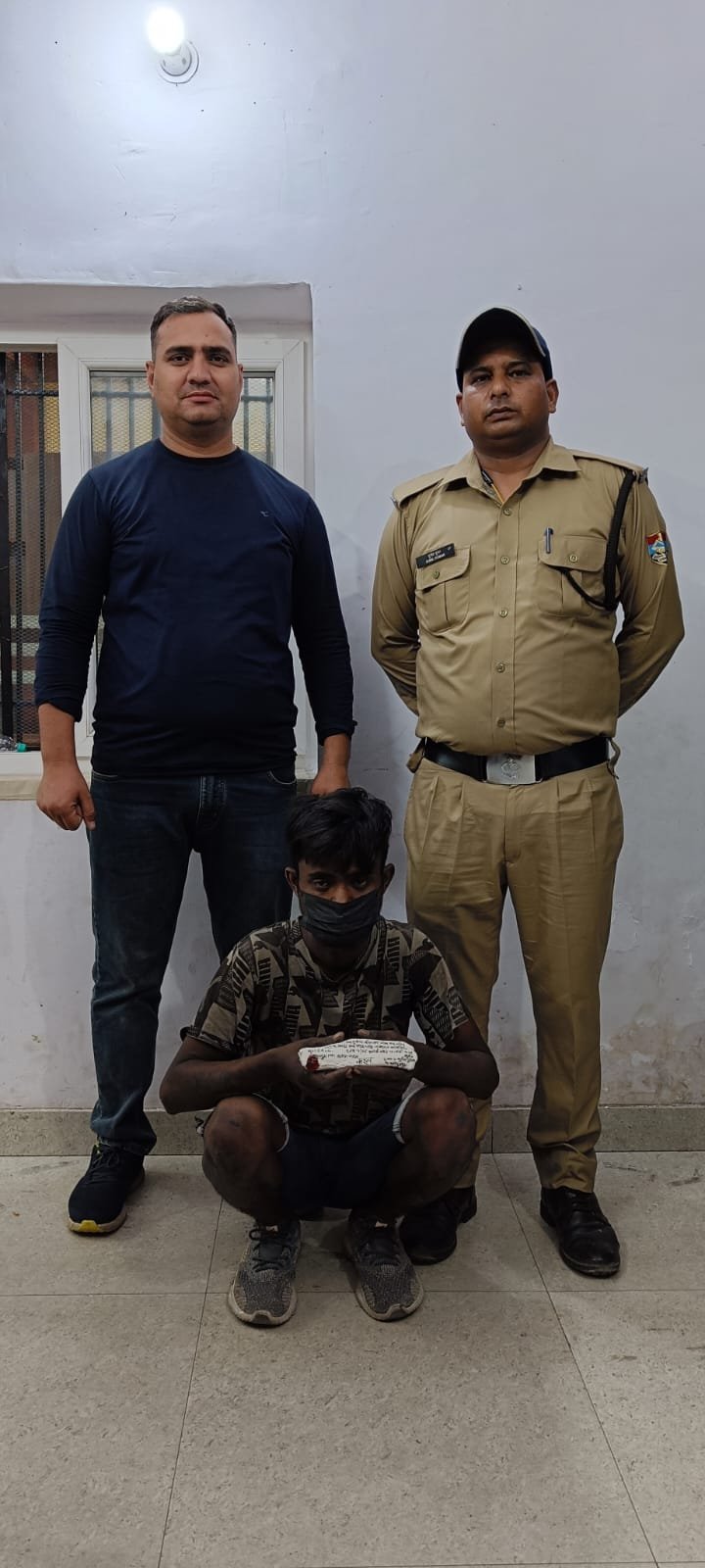 अवैध चाकू के साथ एक अभियुक्त गिरफ्तार