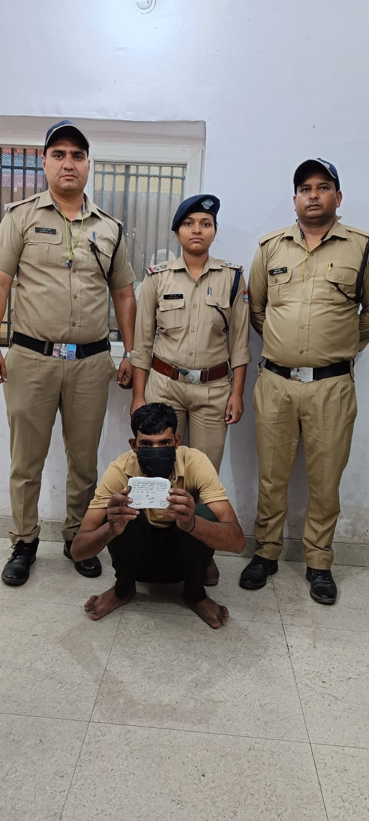 पुलिस ने 14.75 ग्राम स्मैक के साथ तस्कर को किया गिरफ्तार*