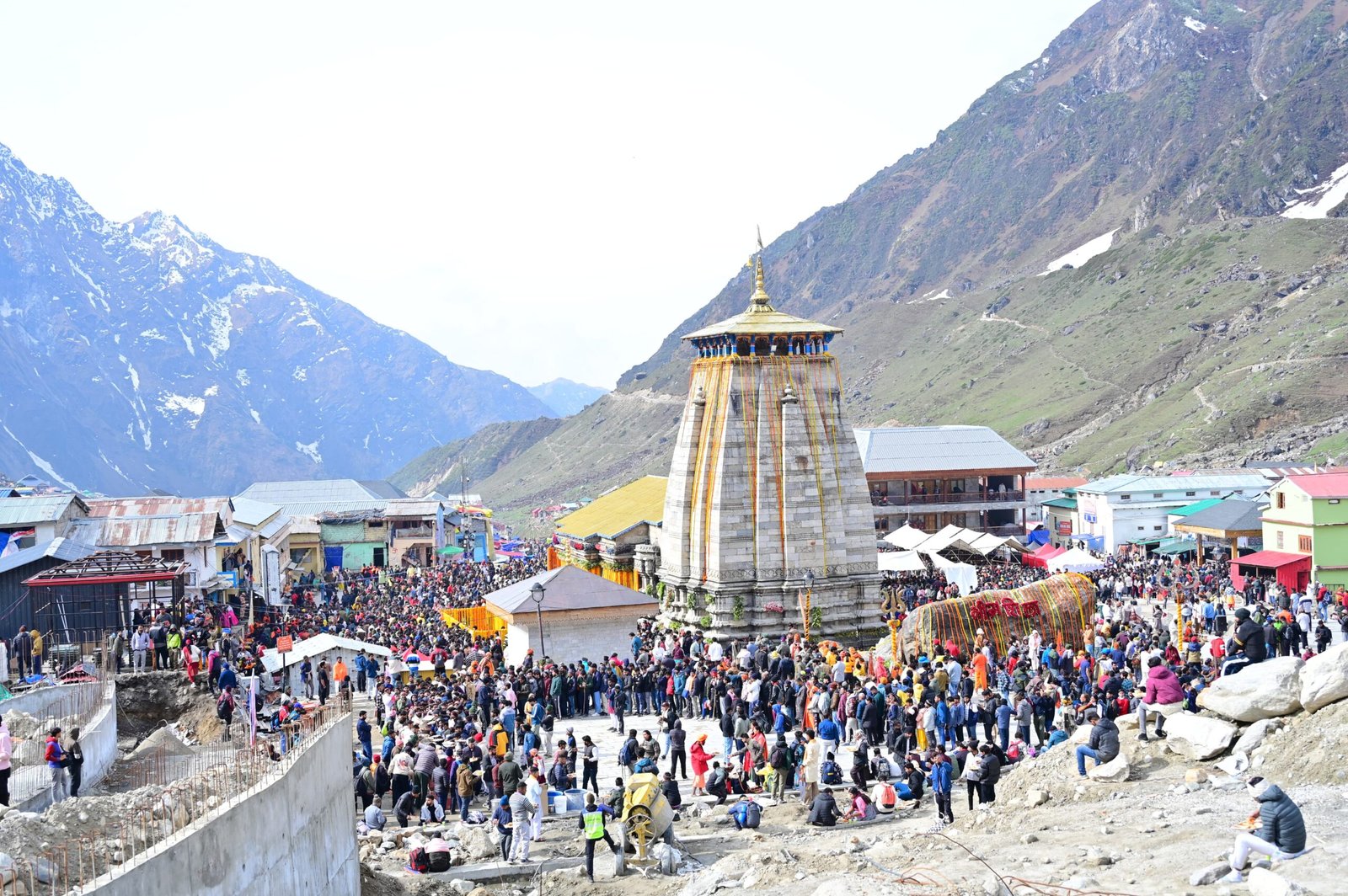 केदारनाथ में लगा बाबा के भक्तों का तांता दो दिनों में ही श्रद्धालुओं का आंकड़ा पहुंचा 55 हजार के पार