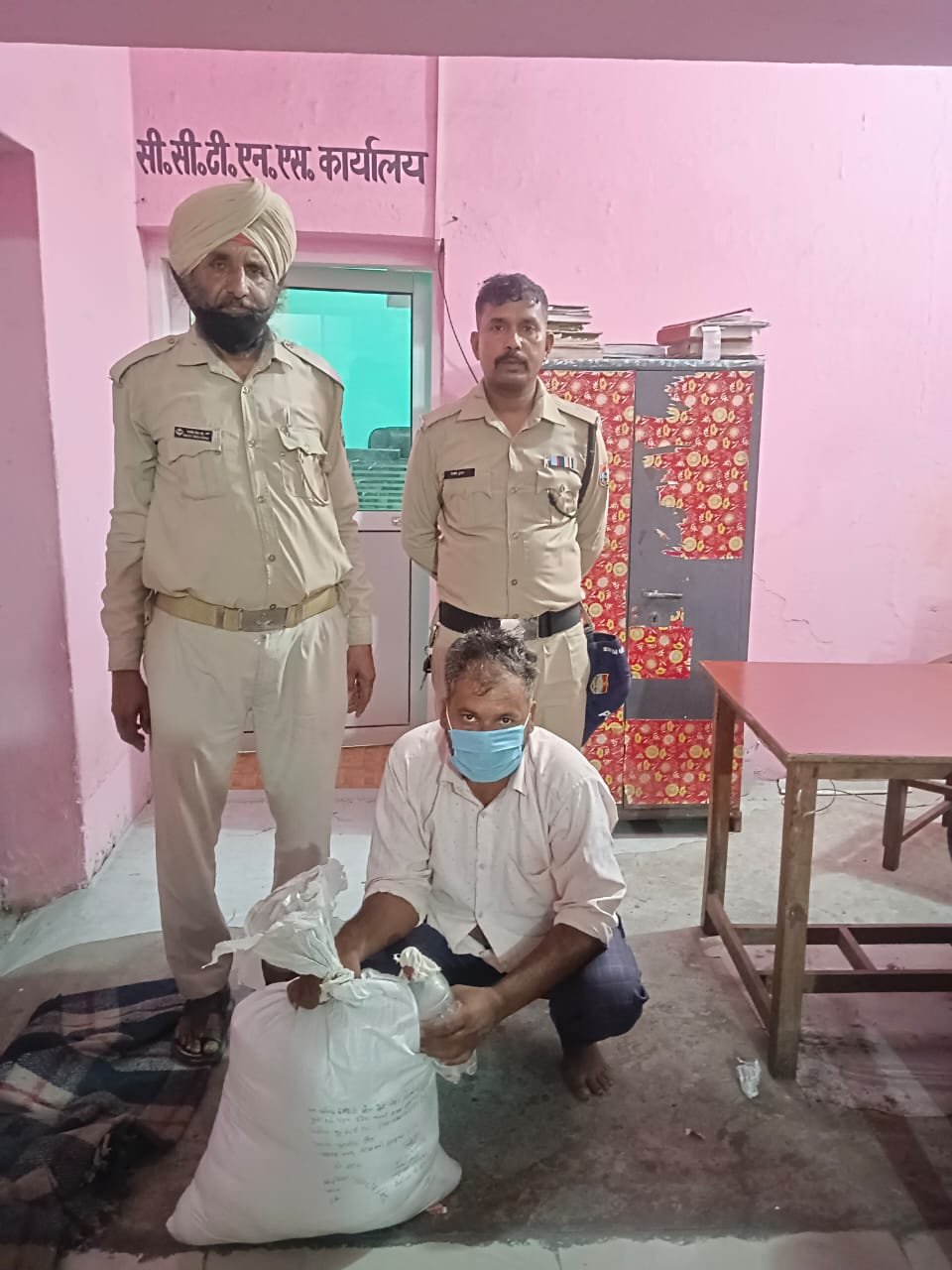 ड्रग्स फ्री देवभूमि मिशन-2025″ के तहत लालकुआं में शराब तस्कर दबोचा गया