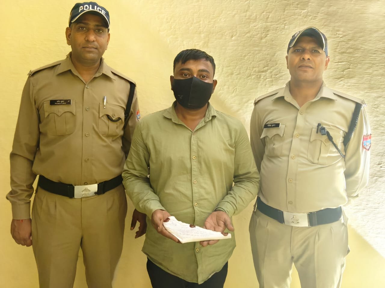 अवैध हथियार लेकर घूम रहा था युवक, काठगोदाम पुलिस ने मौके पर दबोचा।