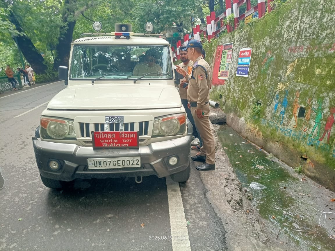 सड़क सुरक्षा को लेकर कार्रवाई तेज, टैक्सी-बाइक और ओवरस्पीड वाहनों पर फोकस।