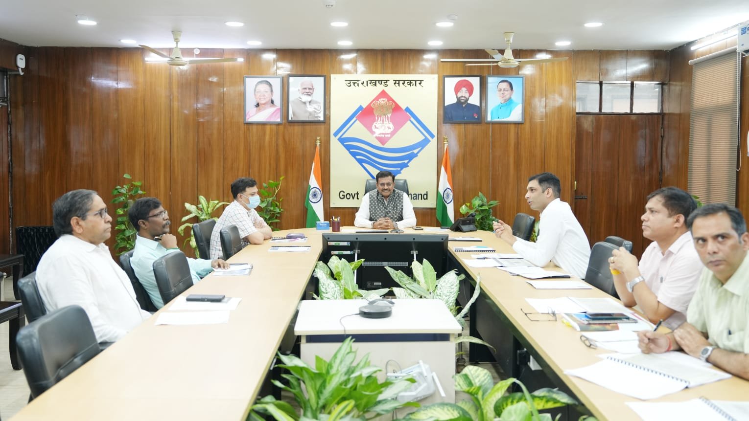 मुख्य सचिव आनंद बर्धन की अध्यक्षता में उच्चाधिकार प्राप्त समिति की बैठक आयोजित
