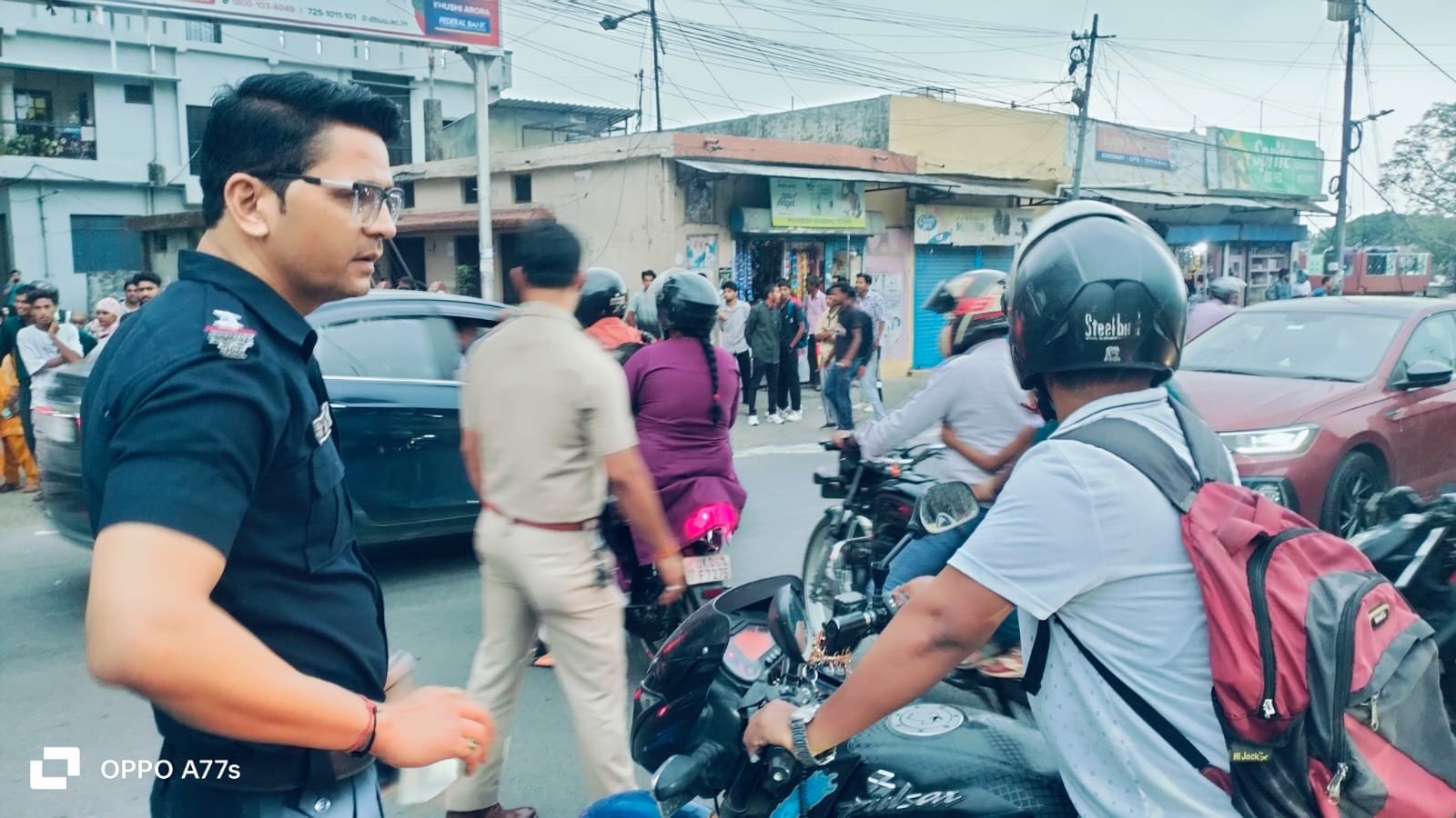 नैनीताल पुलिस सेवा में सतत तत्पर, श्रद्धालुओं का सहज मार्गदर्शन