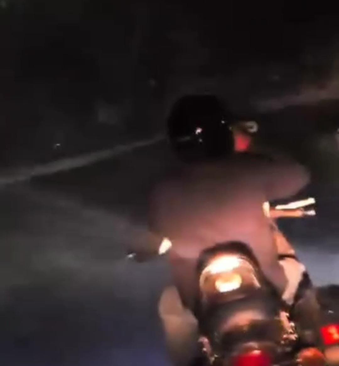 शराब पीते हुए बाइक चलाने का वीडियो वायरल, नैनीताल पुलिस ने की त्वरित कार्रवाई