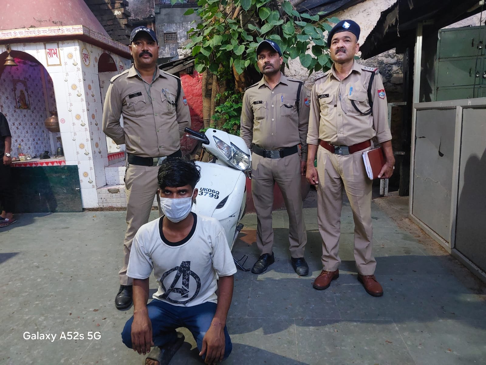 चोरी के 48 घंटे बाद पुलिस की बड़ी सफलता, स्कूटी सहित चोर गिरफ्तार