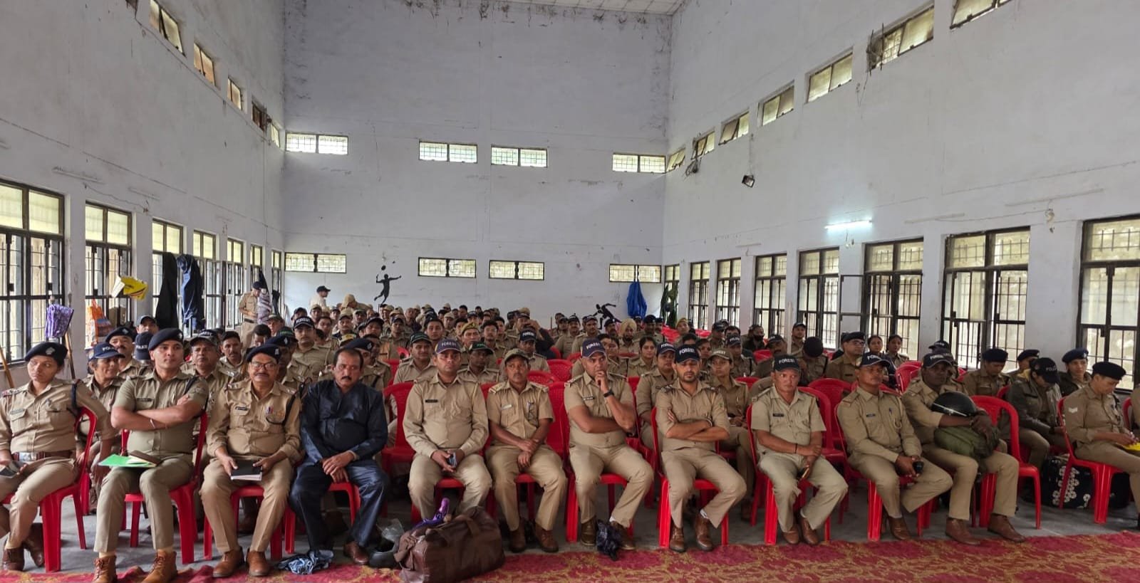 पंचायत चुनाव: नैनीताल पुलिस ने सुरक्षाबलों को दिए कड़े निर्देश, मतदान केंद्रों को रवाना।