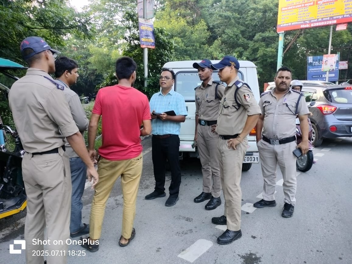ओवरलोडिंग, ओवरस्पीड पर कसा शिकंजा, हल्द्वानी-नैनीताल मार्ग पर छापामार चेकिंग।