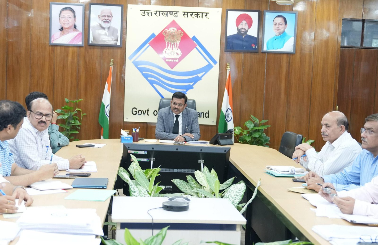 मुख्य सचिव ने यूपीसीएल की समीक्षा बैठक में दिए निर्देश – तकनीक और दक्षता को प्राथमिकता