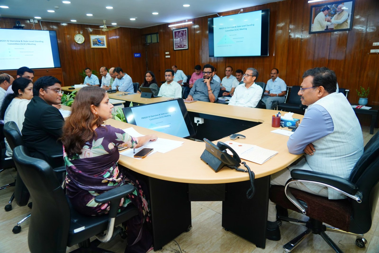 सड़क विकास पर मुख्य सचिव गंभीर, दुर्गम क्षेत्रों के लिए अलग कार्ययोजना के निर्देश।