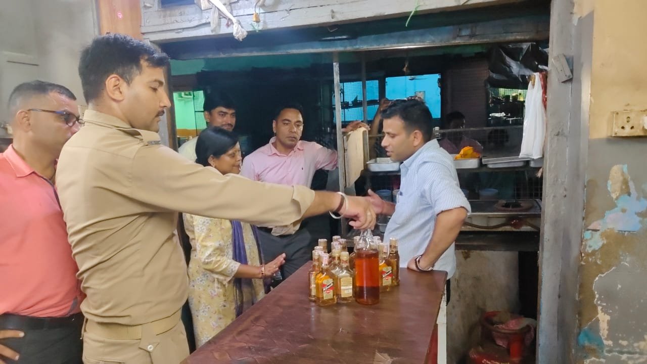 जहाँ एक ओर सख्ती, वहीं दूसरी ओर सन्नाटा – रामनगर की खामोशी पर सवाल।