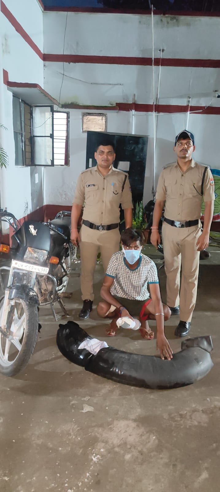 त्रिस्तरीय पंचायत निर्वाचन से पहले नैनीताल पुलिस का नशे के विरुद्ध बड़ा अभियान 04 नशा तस्कर गिरफ्तार*