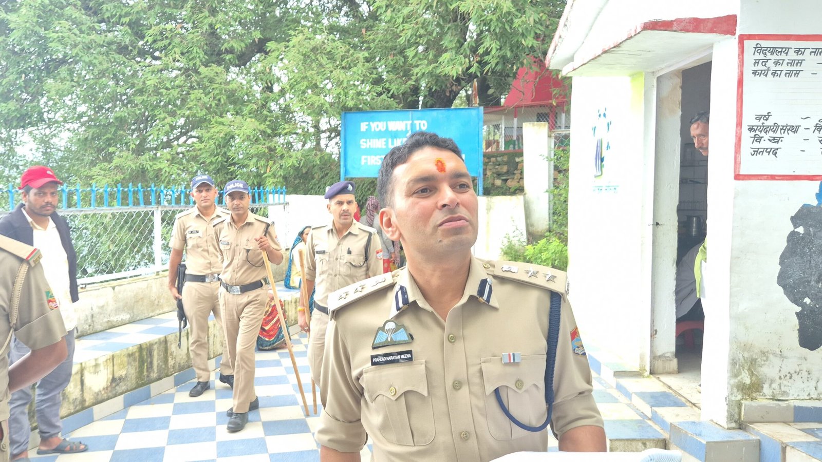एसएसपी नैनीताल प्रहलाद मीणा पहुँचे सुदूर बूथों तक – निष्पक्ष एवं शांतिपूर्ण मतदान के लिए सुरक्षा व्यवस्था पर रखी सीधी नज़र