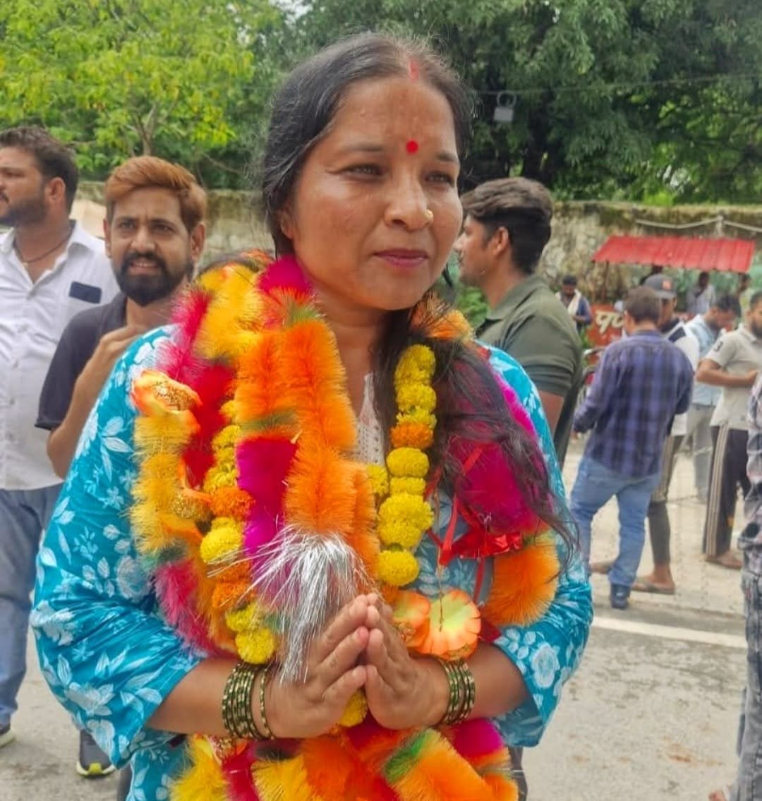 टेढ़ा गांव की कमान अब लक्ष्मी रावत के हाथ, अंजू बिष्ट को दी करारी शिकस्त🔸