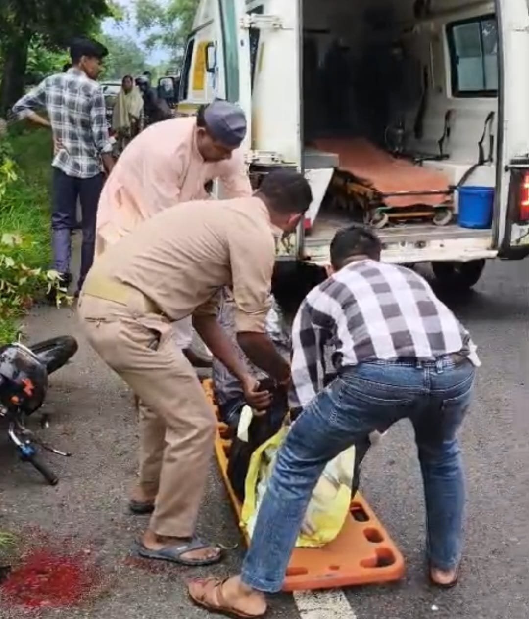 रामनगर: हादसों पर अंकुश लगाने में नाकाम ARTO और परिवहन विभाग, अवैध वाहन दौड़ रहे बेखौफ।