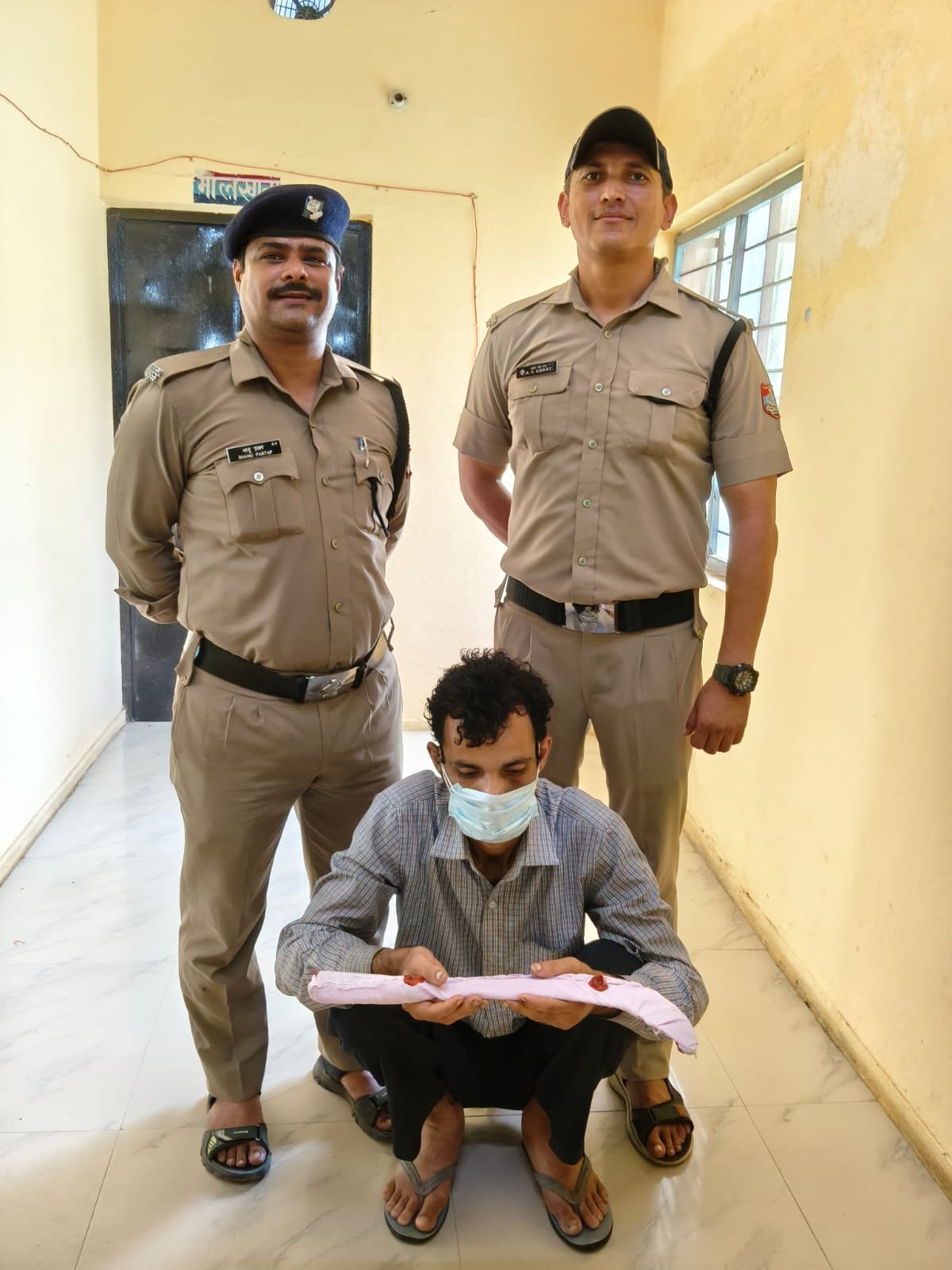 हत्याकांड में पुलिस की दूसरी बड़ी सफलता, घर से मिला आलाकत्ल।