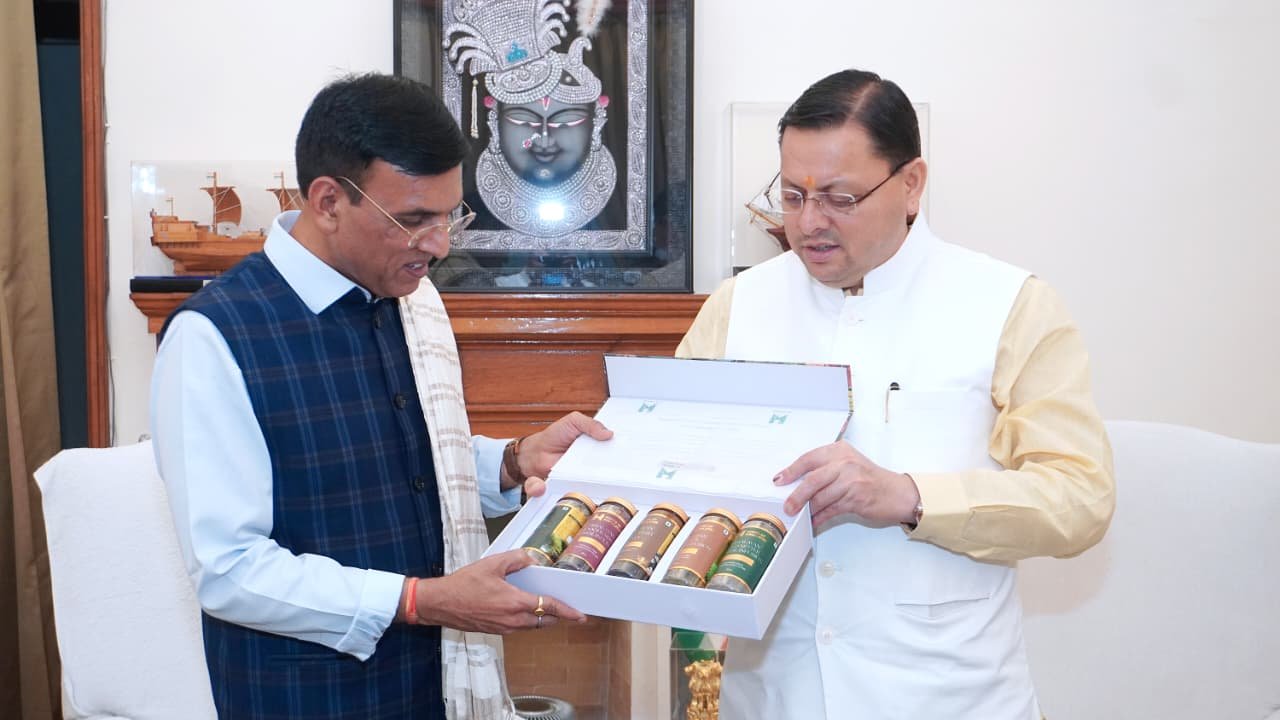 खेलों के विकास को लेकर मुख्यमंत्री धामी ने केंद्रीय मंत्री डॉ. मांडविया से की भेंट