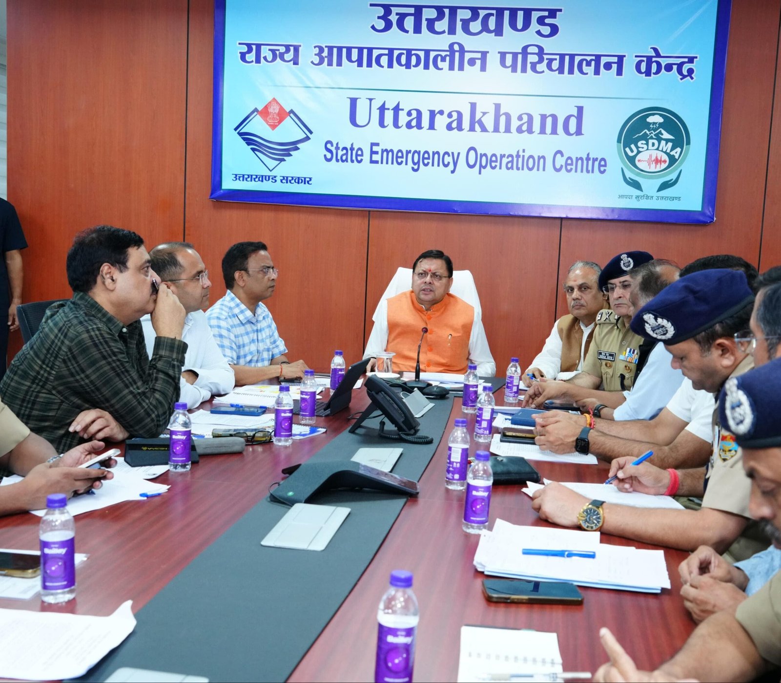 लोगों का रेस्क्यू मुख्यमंत्री ने दिए युद्धस्तरीय राहत और बचाव के निर्देश
