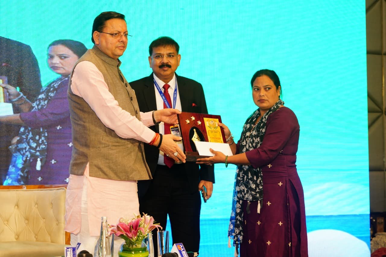 “कार्यालय से ज्यादा ग्राउंड जीरो पर रहकर काम करना जरूरी : मुख्यमंत्री धामी”